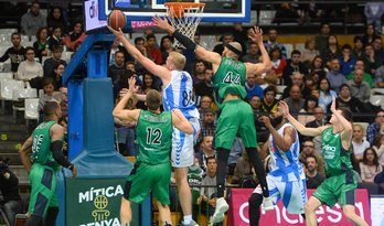 A pesar del esfuerzo, el GBC ha caído en Badalona. (@gipuzkoabasket)