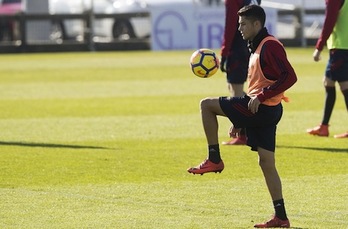 Mateo ha puesto el acento en algunos aspectos que deben mejorar los rojillos. (OSASUNA)