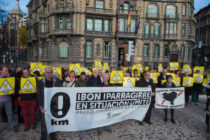 Los representantes sindicales han exigido la liberación de Ibon Iparragirre. (Luis JAUREGIALTZO/ARGAZKI PRESS)