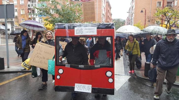 Manifestación vecinal en Arangoiti. (@ehbildubilbo)