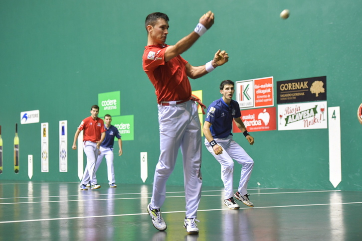 Urrutikoetxea, Labriteko partidaren une batean. (Idoia ZABALETA/ARGAZKI PRESS)