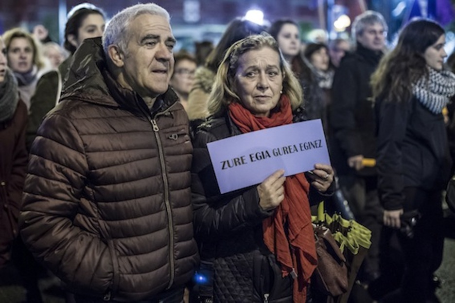 Mobilizazioen leloa karteltxoetan ere ikusi ahal izan da. (Aritz LOIOLA/ARGAZKI PRESS)