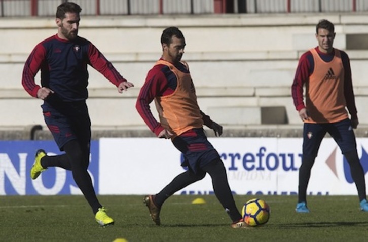 De las Cuevas dice que son autocríticos y transmite tranquilidad al entorno rojillo. (OSASUNA)