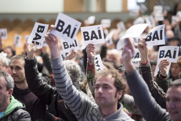 Aurrekontu «burujabe, sozial eta parte hartzaileen» aldeko ekitaldia, Labriten. (Iñigo URIZ/ARGAZKI PRESS)