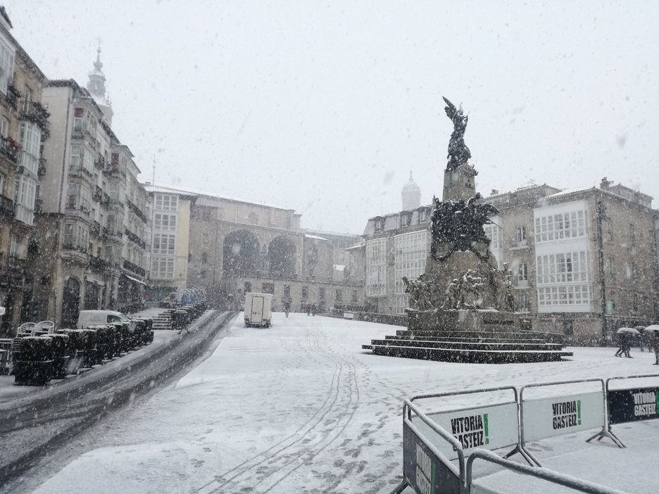 La plaza de la Virgen Blanca, en Gasteiz. (Ion SALGADO)