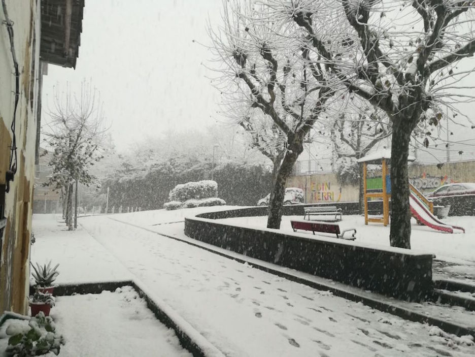 Igeldo también se ha vestido de blanco. (Xabi PICO)