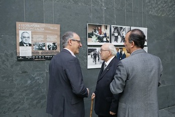 Araiz, Gómara y García Adanero, en la exposición sobre los cuarenta años de historia del Legislativo navarro. (PARLAMENTO DE NAFARROA)