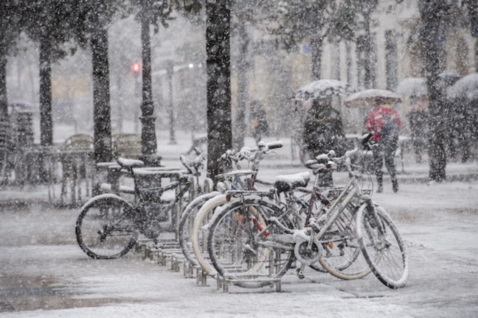 Bicicletas aparcadas en Gasteiz. (Juanan RUIZ /ARGAZKI PRESS)
