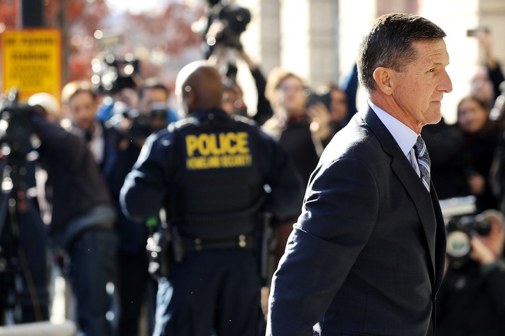 Michael Flynn, exasesor de seguridad de Trump, a su llegada al juzgado. (Chip SOMODEVILLA / AFP)