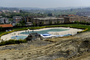 Obras en Pinosolo en 2013 para construir el polémico polideportivo. (Marisol RAMIREZ / ARGAZKI PRESS)