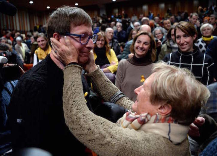 El conseller Carles Mundó estuvo en el arranque de la campaña de ERC horas después de salir de prisión. (Josep LAGO/AFP)