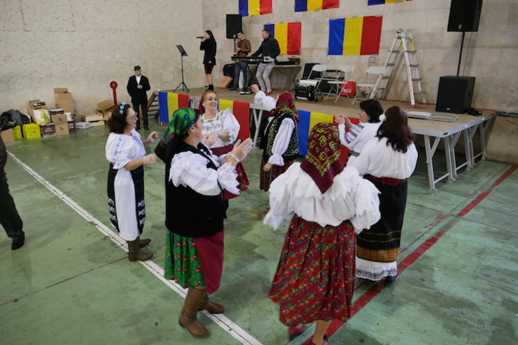 La comunidad rumana afincada en Goierri celebró el fin de semana pasado su fiesta nacional. (Gotzon ARANBURU)
