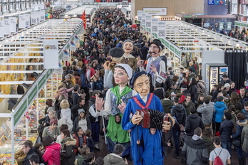 Landako gunea, jendez gainezka. (Juanan RUIZ/ARGAZKI PRESS)