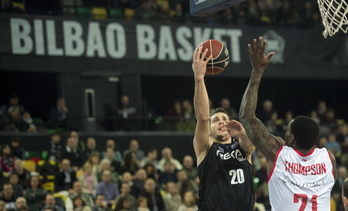 Todorovic ante el Burgos. (Marisol RAMIREZ / ARGAZKI PRESS)