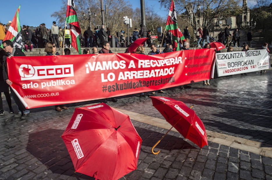 CCOO sindikatuak ere mobilizatzeko deia egin du. (Marisol RAMIREZ/ARGAZKI PRESS)