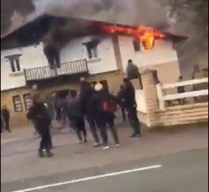 Incendio en el centro de menores de Zornotza. (vía twitter @Batallont15)