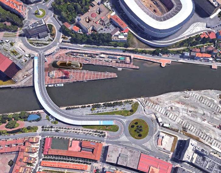 Vista aérea de los alrededores del museo Marítimo, donde se construirá el edificio en forma de barco. (vía Facebook @TecnoFly Bilbao)