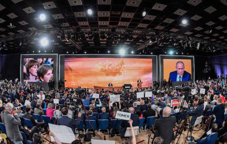 (Vladimir Putin, durante su comparecencia ante millar y medio de periodistas. Alexander NEMENOV / AFP)