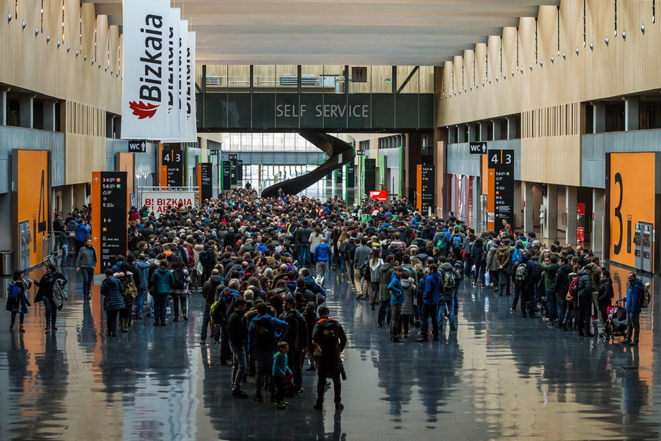11.00etan hasi da finala, baina 9.00etarako ireki dituzte ateak. (Aritz LOIOLA/ARGAZKI PRESS)