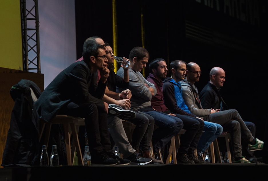 Konzentrazioa bertsolarien aurpegietan. (Marisol RAMIREZ/ARGAZKI PRESS)