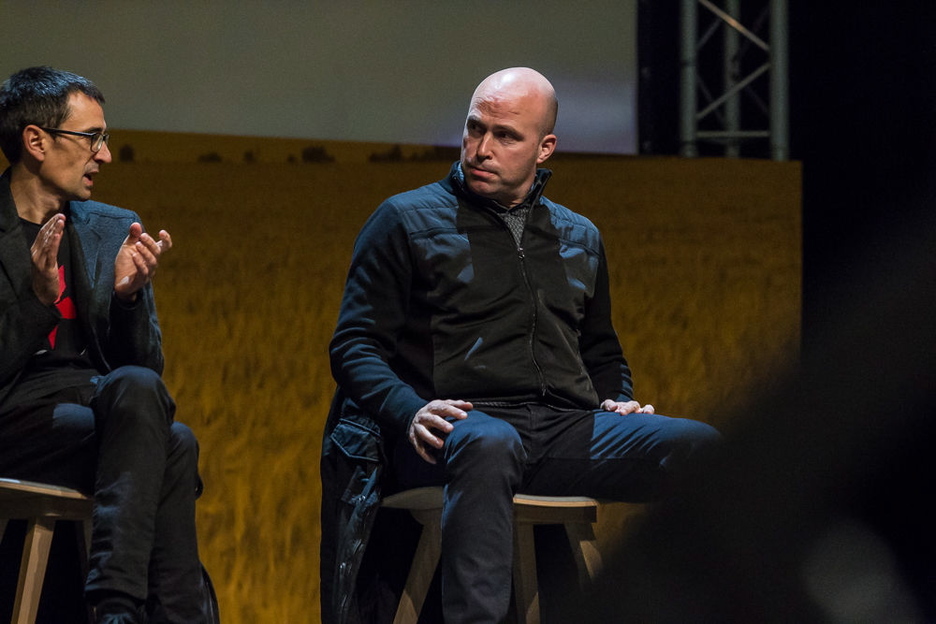 Sorpresaz hartu du buruz-burukoaren albistea Mendiluzek. (Aritz LOIOLA/ARGAZKI PRESS)