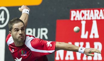 Aimar Olaizola, durante el partido. (@asegarcepelota)