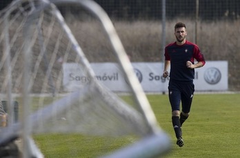 Oier, entrenando en Taxoare. (OSASUNA)
