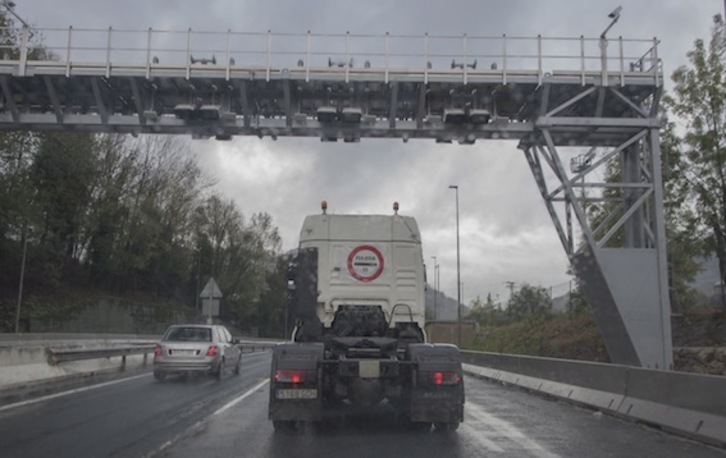 Protesta de camiones en la N1, el pasado mes de noviembre. (Andoni CANELLADA/ARGAZKI PRESS)