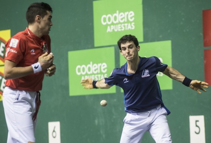 Altuna, jotzeko prest, Labriteko partidaren une batean. (Jagoba MANTEROLA/ARGAZKI PRESS)