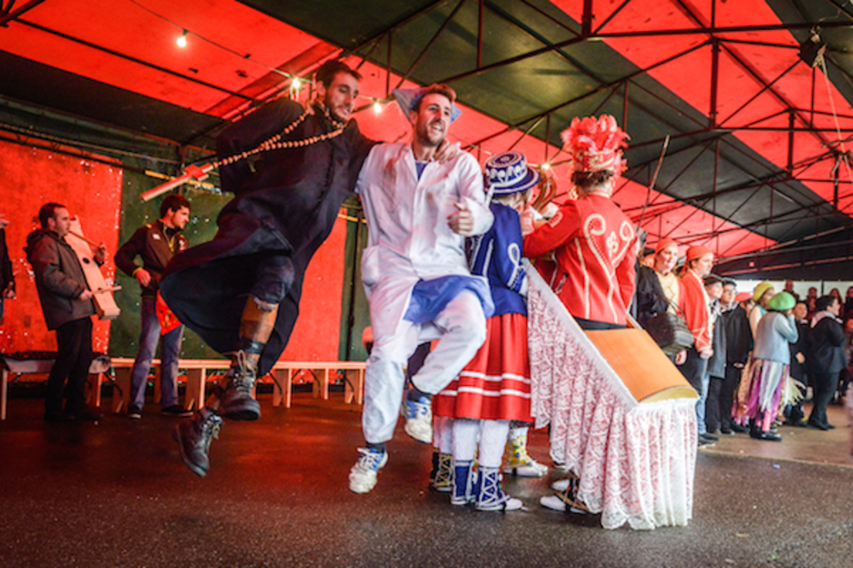 Itzuli dira maskaradak Muskildira. ©Isabelle Miquelestorena