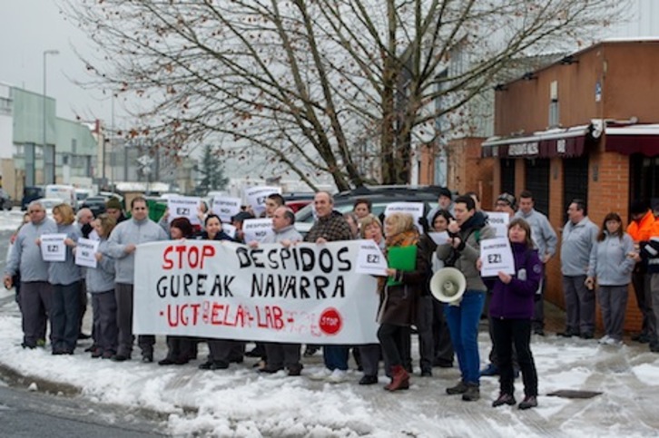 Imagen de la concentración de la plantilla de Gureak Navarra contra el despido de un trabajador. (Iñigo URIZ/ARGAZKI PRESS)