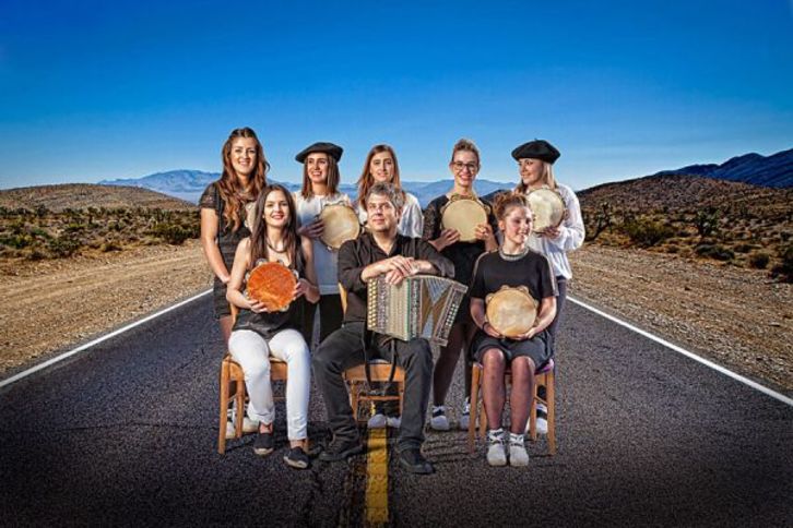 Kepa Junkera eta Sorginak kontzertuak eskaintzekoak ziren Belgikan.