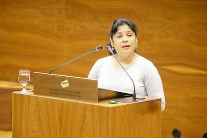 Fanny Carrillo ha roto la disciplina de voto con una moción de UPN sobre las pensiones. (PARLAMENTO DE NAFARROA)