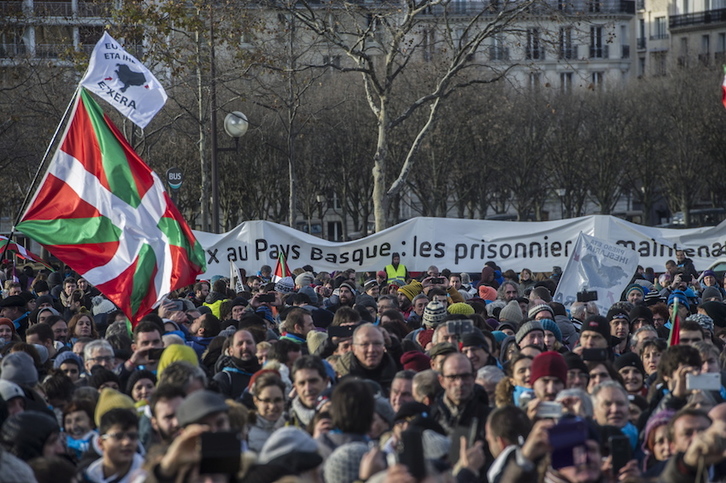Movilización en París a favor de la excarcelación de los presos vascos. (Marisol RAMIREZ/ARGAZKI PRESS)