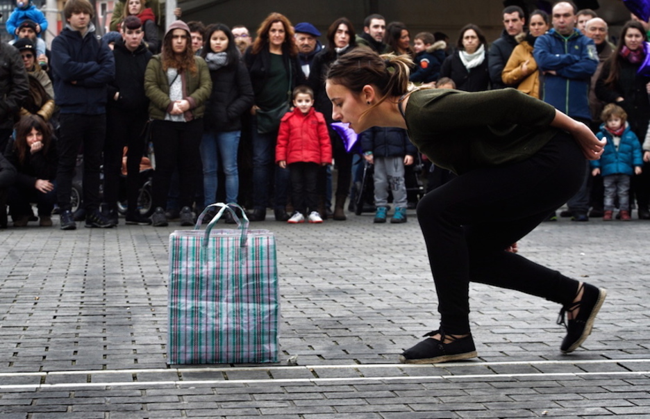 Poltsa bat, bisiten sinbolo, errepresentazio bateko ikur. (ARGAZKI PRESS)