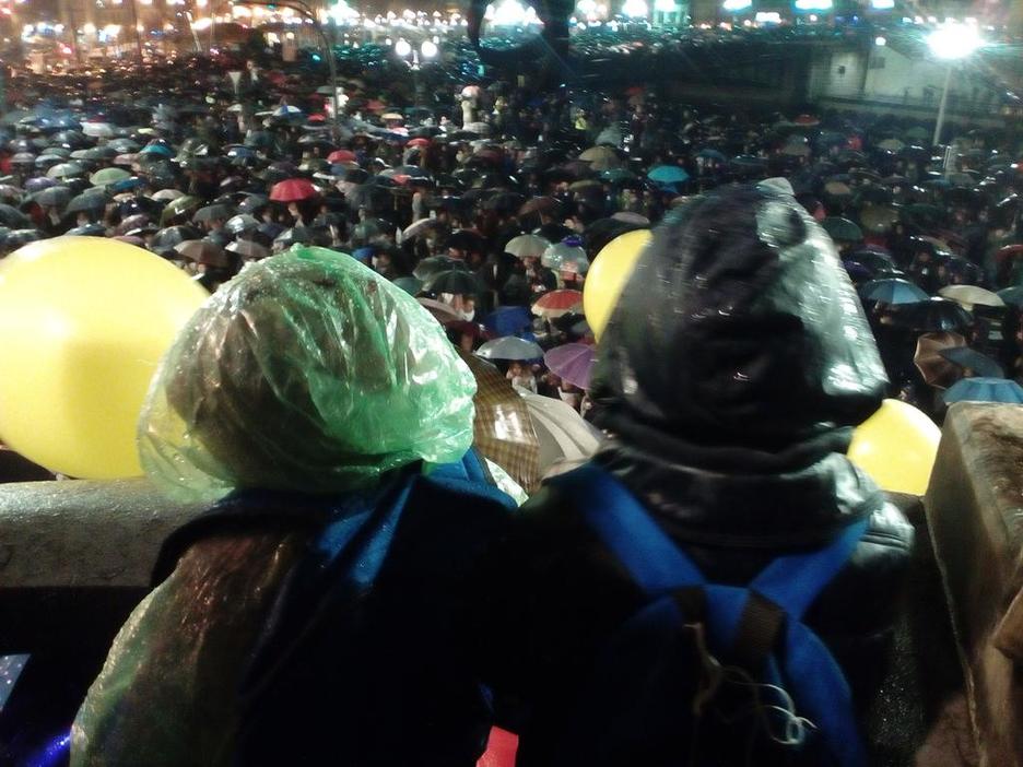 Motxiladun umeak izan dira eguneko protagonistak. (SARE) Motxiladun umeak izan dira eguneko protagonistak. (SARE)