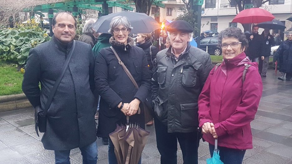 Foro Sozialeko ordezkariak, tartean Agus Hernan, gaurko mobilizazioan. (SARE) Foro Sozialeko ordezkariak, tartean Agus Hernan, gaurko mobilizazioan. (SARE)