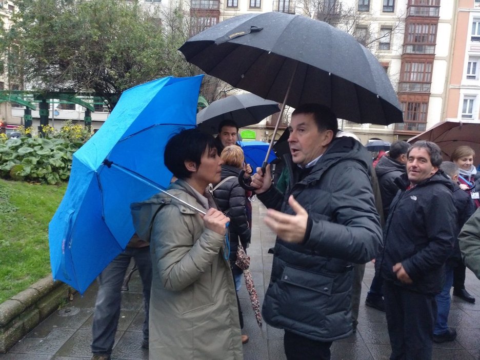 Maddalen Iriarte eta Arnaldo Otegi. Maddalen Iriarte eta Arnaldo Otegi.