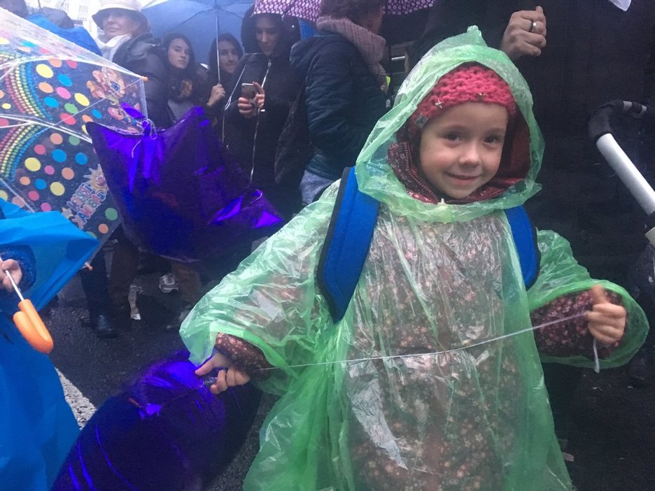 Jarek lau urte ditu, ehunka kilometro egin ohi ditu aita ikusi ahal izateko. (Info7 irratia) Jarek lau urte ditu, ehunka kilometro egin ohi ditu aita ikusi ahal izateko. (Info7 irratia)