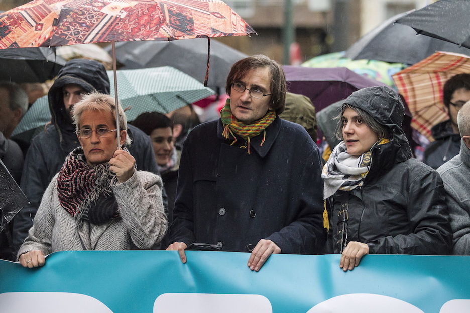 Jerome Gleizes, Parisko Udaleko Osoko bilkurara bake prozesuaren aldeko mozioa eraman zuen berdeetako kidea Anaiz Funosas Bake Bideanekoarekin. (Aritz LOIOLA | ARGAZKI PRESS) Jerome Gleizes, Parisko Udaleko Osoko bilkurara bake prozesuaren aldeko mozioa eraman zuen berdeetako kidea Anaiz Funosas Bake Bideanekoarekin. (Aritz LOIOLA | ARGAZKI PRESS)