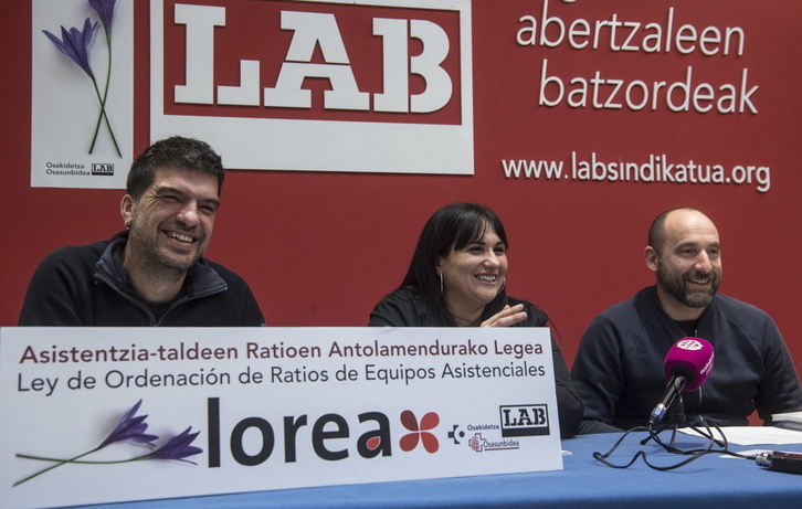 Josemi Ablitas, Eider Casanova y Dabid Mendaza, en la presentación de Lorea hoy en Iruñea. (Jagoba MANTEROLA/ARGAZKI PRESS)