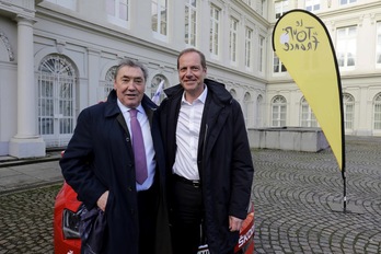 Eddy Merckx eta Christian Prudhomme, gaur, Bruselako aurkezpenean. (Thierry ROGE / AFP)
