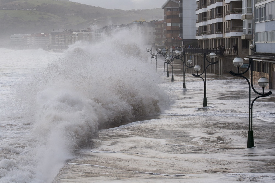 El malecón de Zarautz. (Gorka RUBIO / ARGAZKI PRESS)