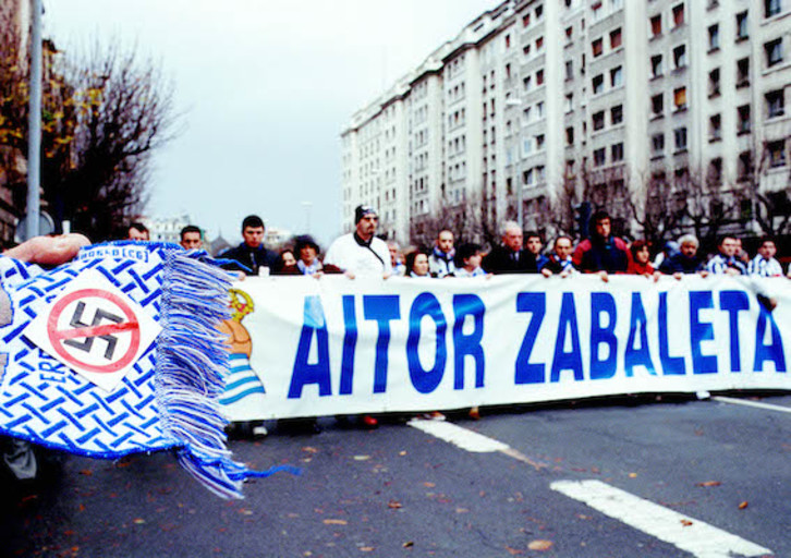 Manifestación el 20 de diciembre de 1998 en Donostia, tras la muerte de Aitor Zabaleta. (Juan Carlos RUIZ)