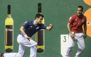 Danel Elezkano pilota astintzen (Jagoba MANTEROLA/ARGAZKI PRESS)