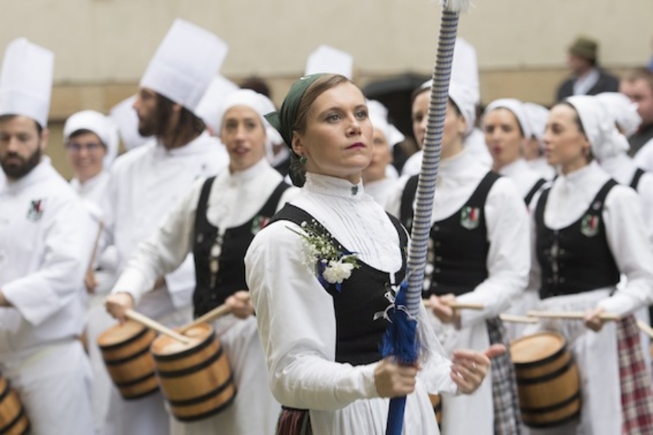 Kale Lagunak danborradako kideak. (Juan Carlos RUIZ/ARGAZKI PRESS)