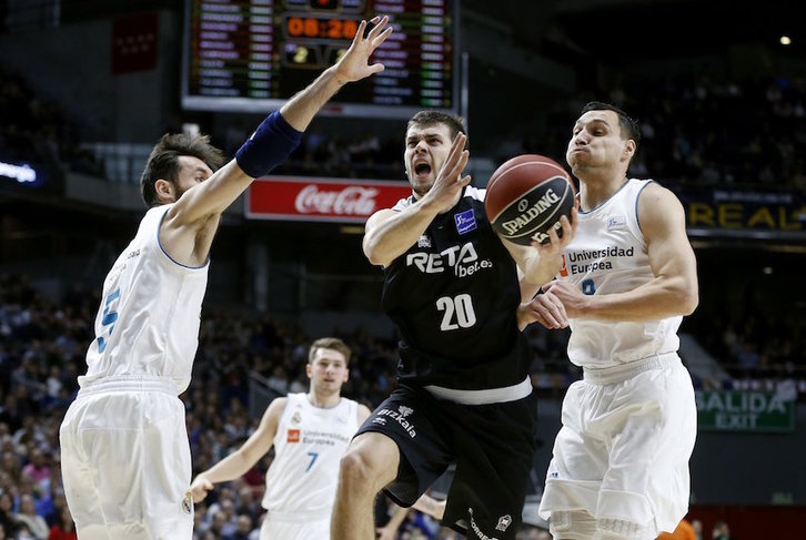 Los ‘hombres de negro’ poco han podido hacer ante un mejor Real Madrid. (@CDBILBAOBASKET)