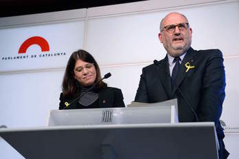 Eduard Pujol y Gemma Geis, diputados del JuntsxCat. (Josep LAGO / AFP)