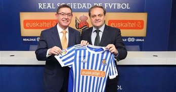 Los presidentes de Euskaltel, Alberto García Erauzkin, y la Real, Jokin Aperibay. (@RealSociedad)