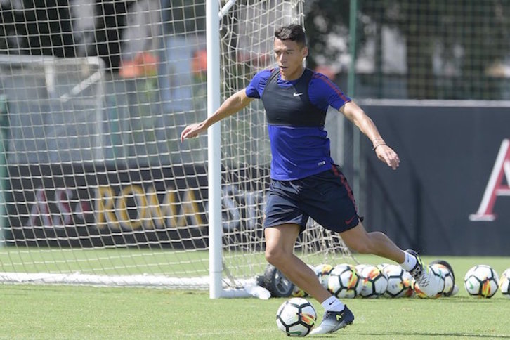 Héctor Moreno, en un entrenamiento en Roma. (@HectorMorenoh)